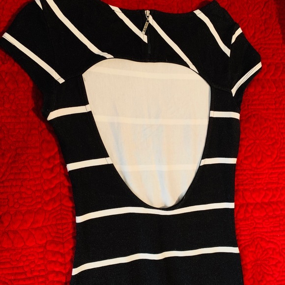 Bl & white sexy maxi dress!With cute openback! - Picture 3 of 4